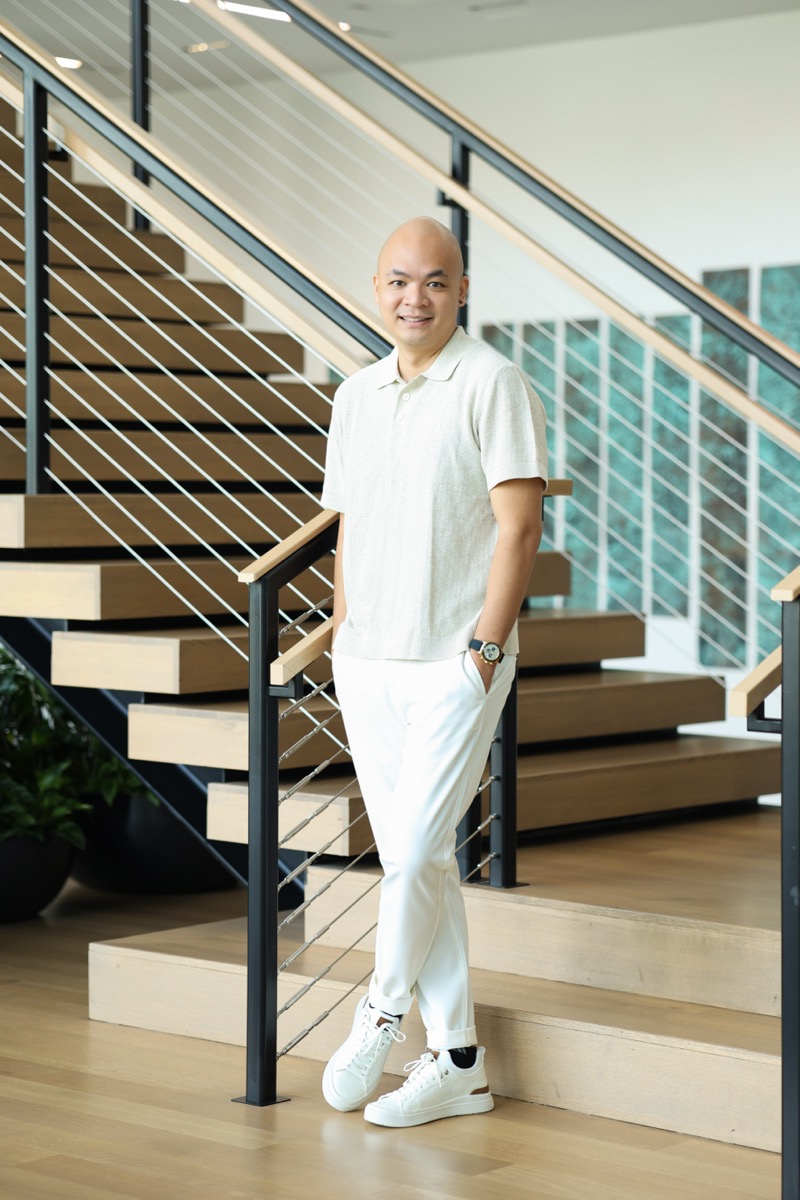 Jonathan Lau, Realtor